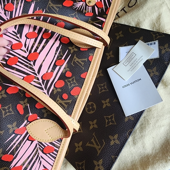 Authentic Louis vuitton Monogram jungle dot neverfull bag - Picture 4 of 16